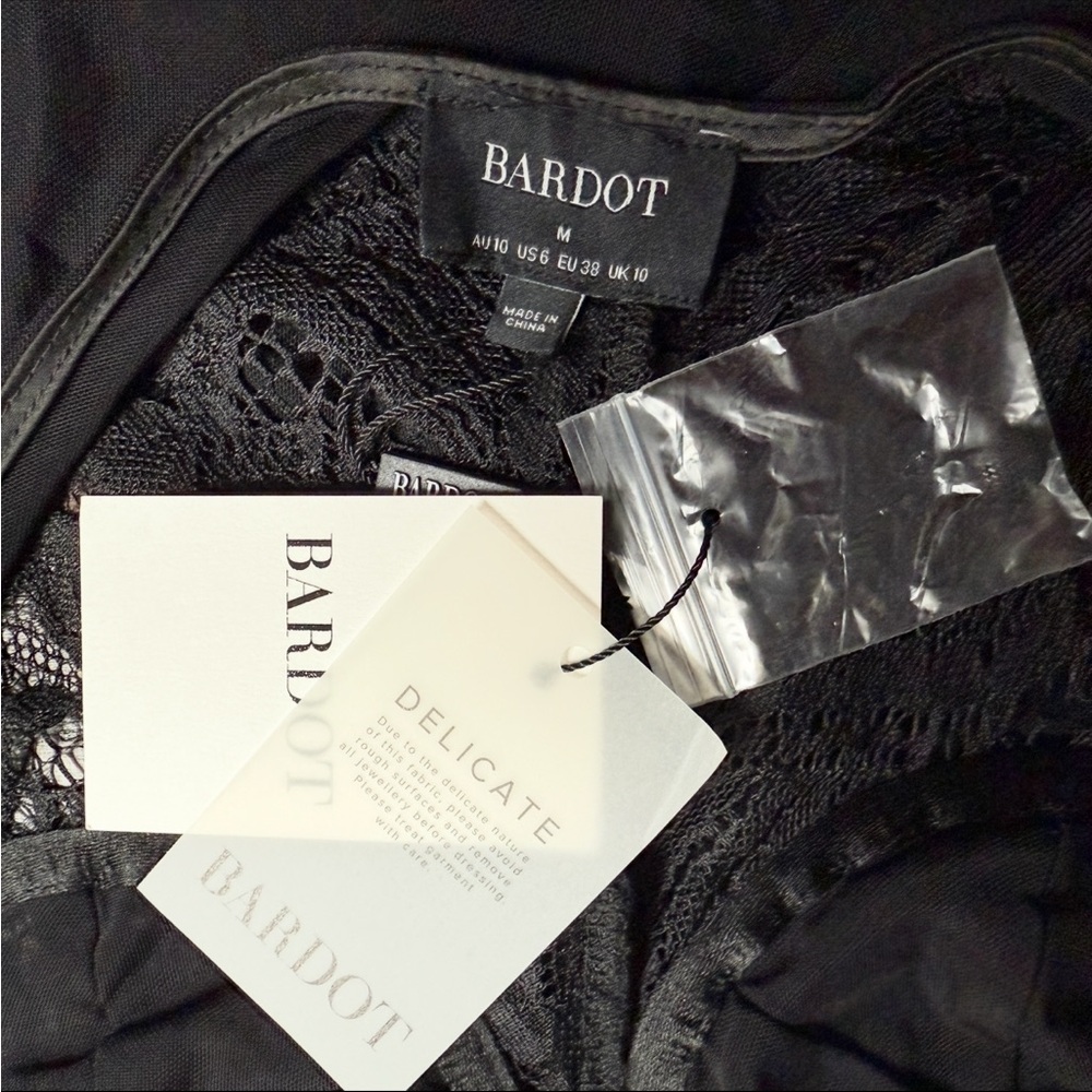 Bardot Farrah Lace Bodysuit in Black Size Medium NEW with Tags - Picture 5 of 16